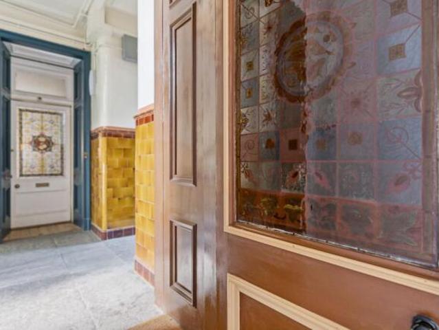 Flat for sale in Pollokshields, Scotland