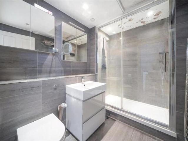 Flat for sale in Cat Hill, England