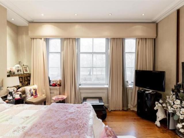 Flat for sale in Cat Hill