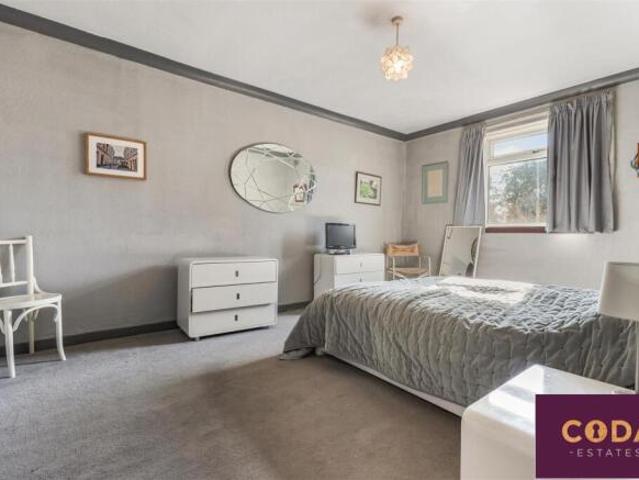 Flat for sale in Mearns, Scotland