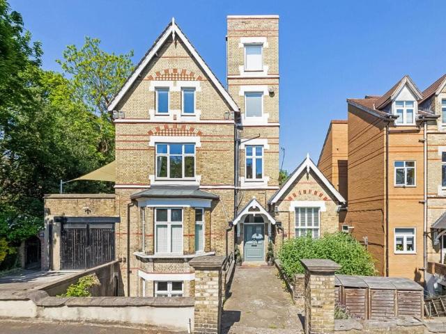 Flat for sale in Sydenham