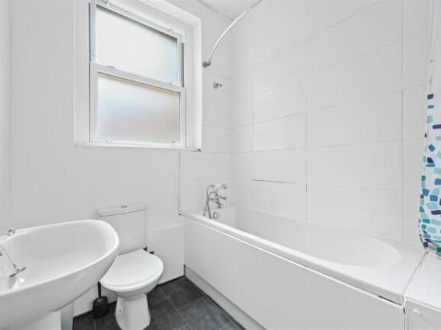 Flat for sale in Cat Hill