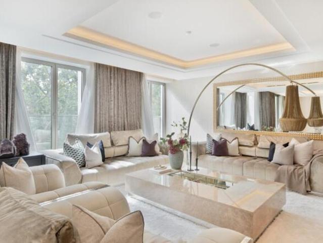 Flat for sale in Belgravia, Greater London