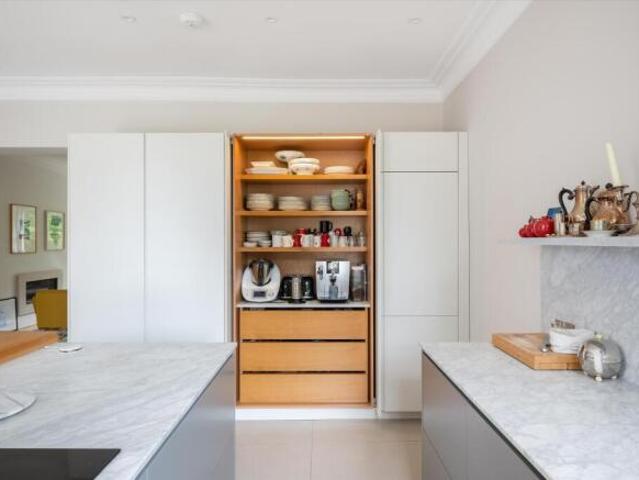 Flat for sale in Cat Hill