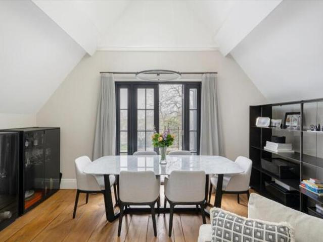 Flat for sale in Cat Hill