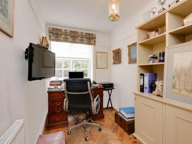 Flat for sale in Hampstead, Greater London