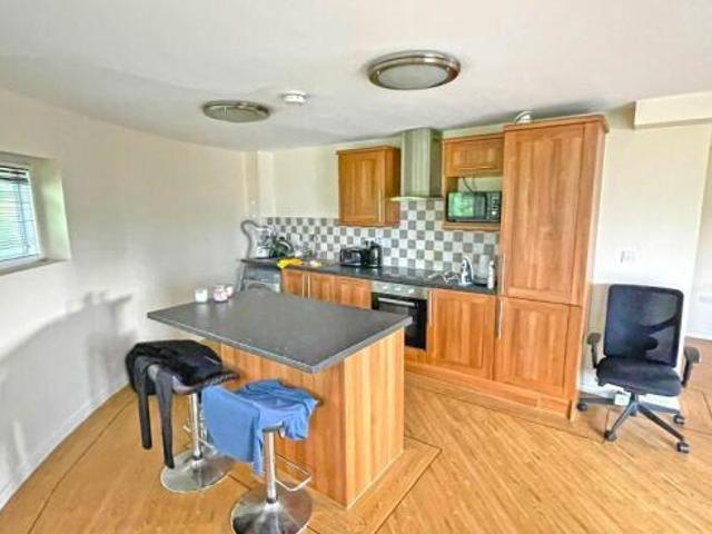 Flat for sale in Newcastle, Leslie