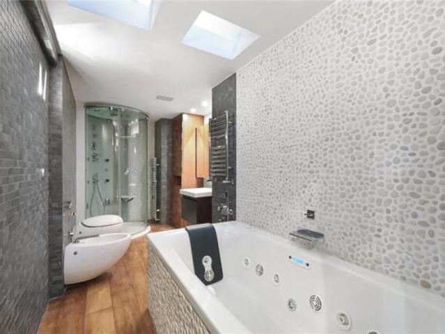Flat for sale in Cat Hill