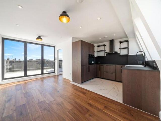 Flat for sale in Cat Hill, England