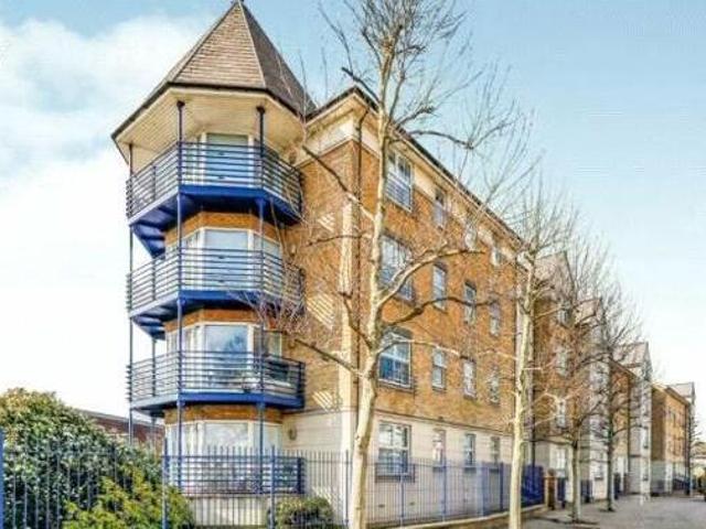 House for sale in Kingston Upon Thames, Greater London