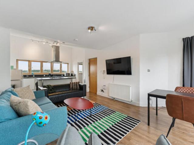 Flat for sale in Maryhill, Scotland