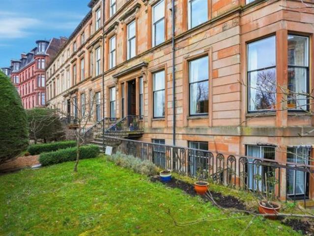 Flat for sale in Hillhead, Scotland