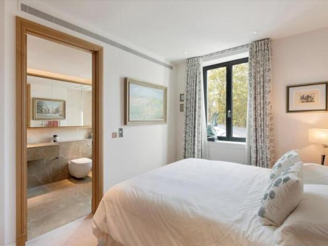 Flat for sale in Cat Hill