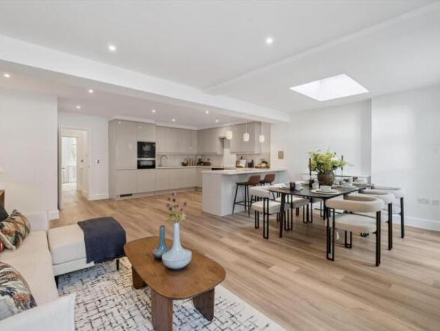 Flat for sale in Cat Hill