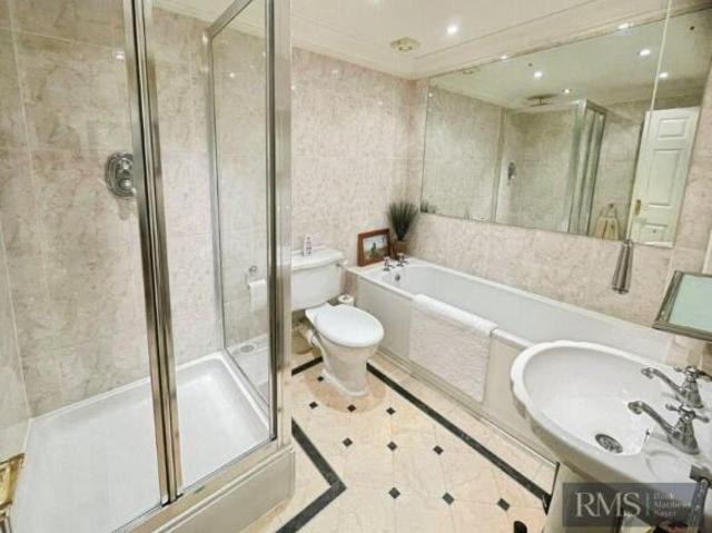 Flat for sale in Jesmond, Tyne And Wear