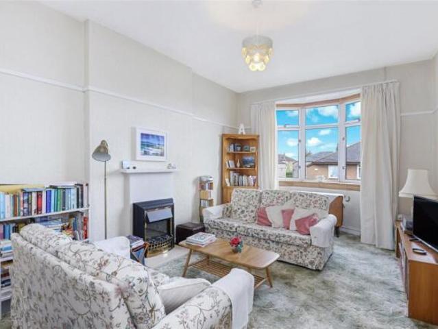 Flat for sale in Hillington, Scotland