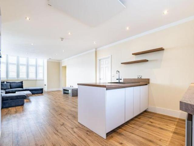 Flat for sale in Oxford, Oxfordshire