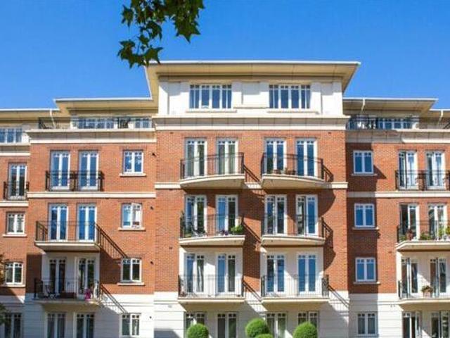 House for sale in Twickenham, Greater London