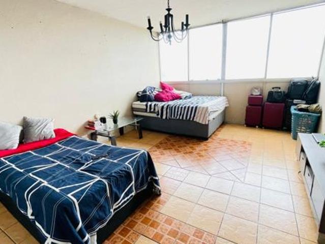 Flat for sale in Seaview, Kwazulu-natal