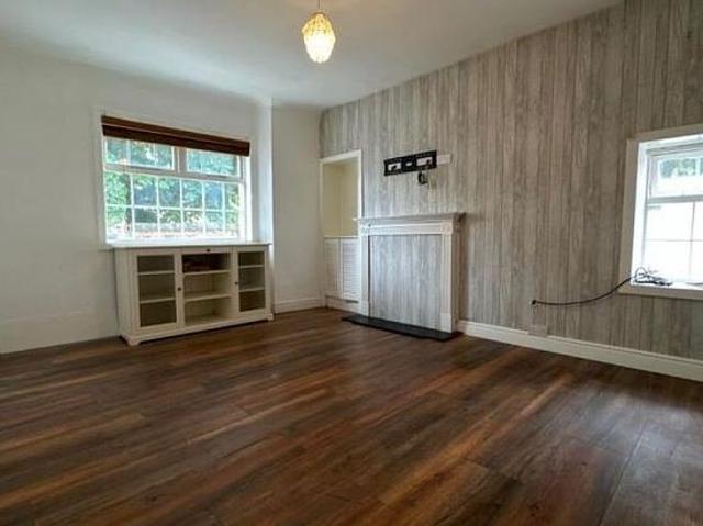 Apartment for rent in Dumbreck, Scotland