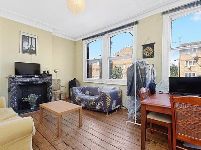 Apartment for rent in College Park, Greater London