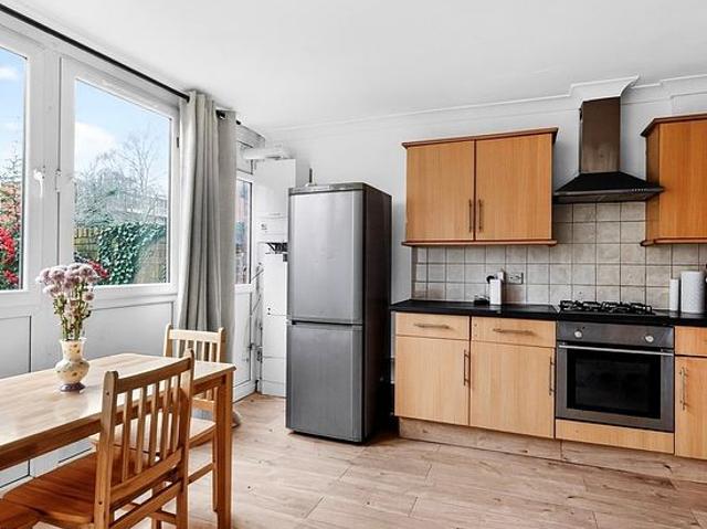Apartment for rent in Ibsley Neighbourhood, Greater London