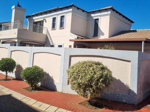 Apartment for rent in Waterkloof, Gauteng