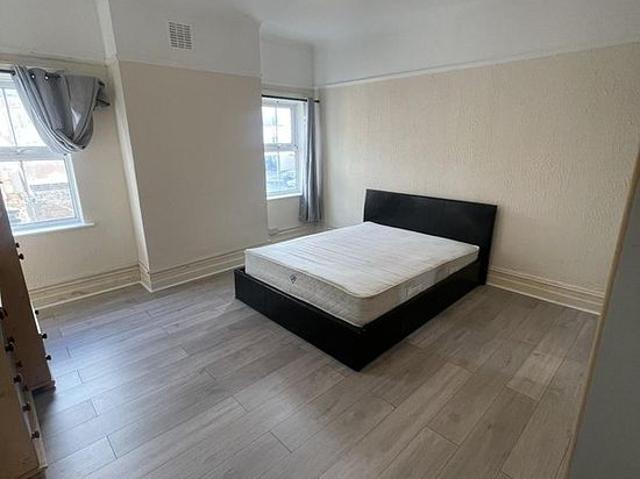 Apartment for rent in London Borough of Barking and Dagenham, Greater London