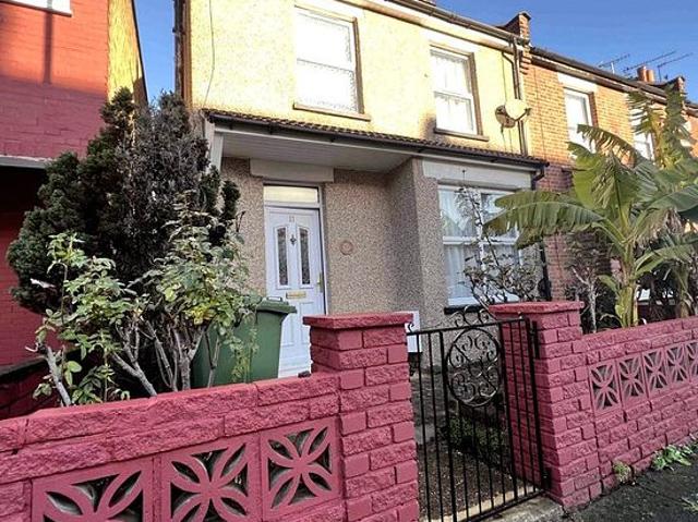 Apartment for rent in Victoria, Greater London