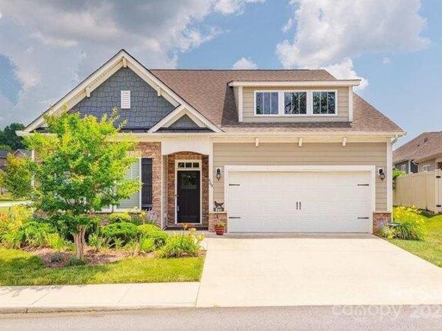 House for sale in Flat Rock, North Carolina