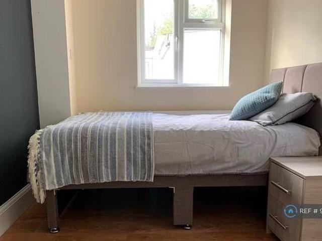House for rent in Surrey