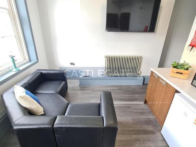Room for rent in Highfields, Huddersfield