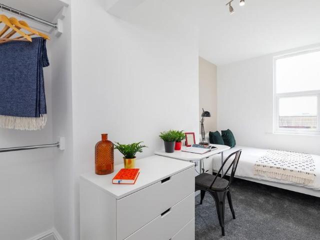 Room for rent in Middleton Estate, Bradford
