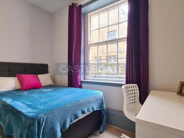Room for rent in Highfields, Huddersfield