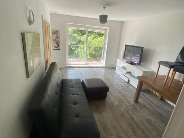 Room for rent in Nangreaves, Wales