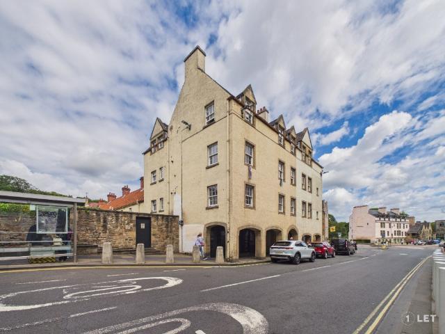 Apartment for rent in Canongate, Old Town