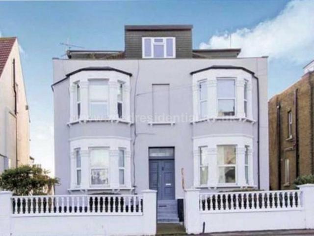 Flat for rent in Kursaal Estate, Alton Barnes