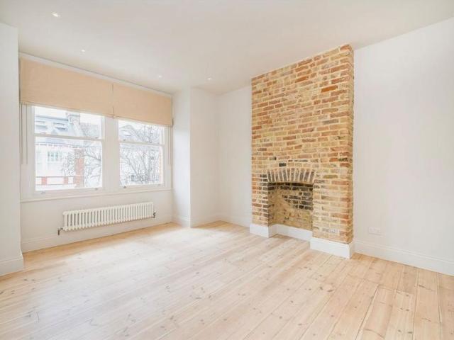 Apartment for rent in Fulham, Greater London