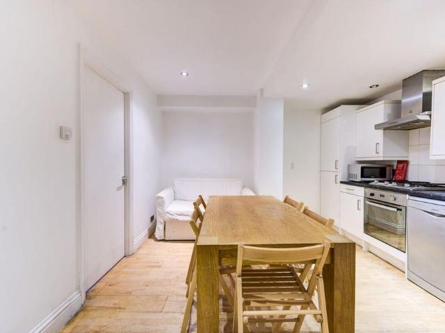 Apartment for rent in Earl's Court, Greater London