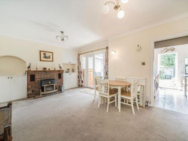 House for rent in London Borough of Ealing, Park Royal