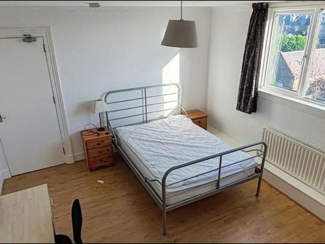 Apartment for rent in West End, Ballindoch