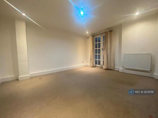 Apartment for rent in Upper Clapton, Greater London