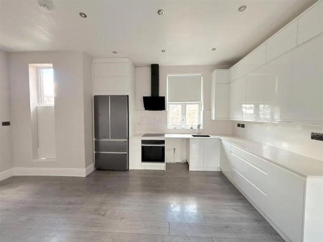 Apartment for rent in Elmers End, Greater London