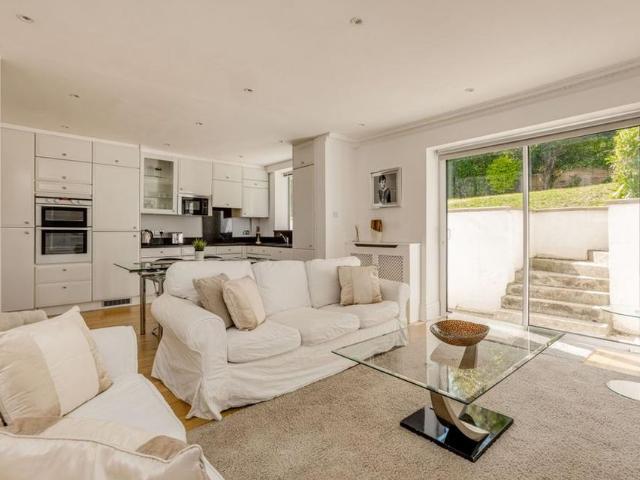Apartment for rent in Petersham, Greater London