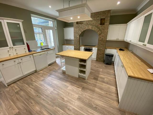Flat for rent in Cliftonville West, Acol