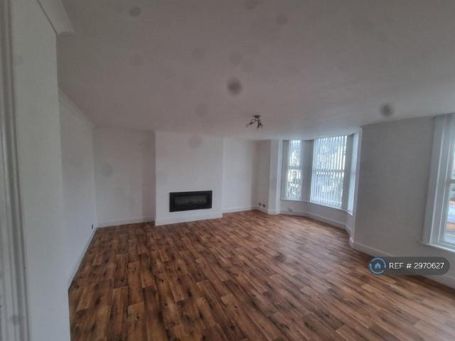Flat for rent in Meols Cop, Southport