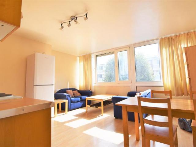Flat for rent in Roehampton, Greater London