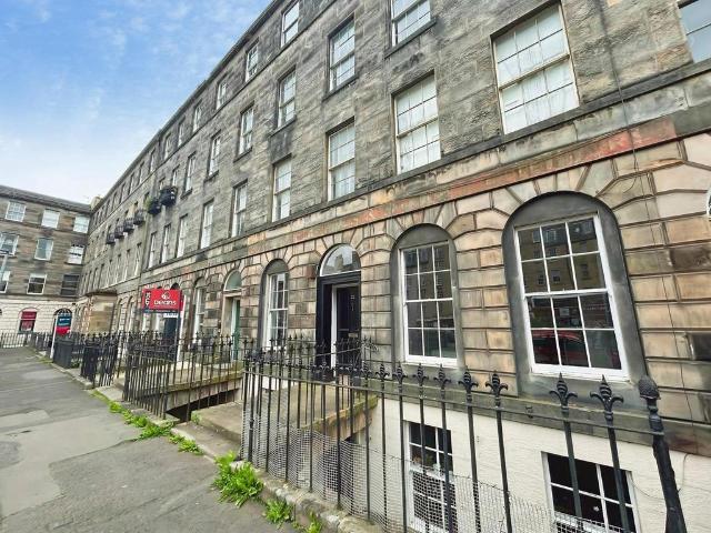 Flat for rent in Southside, Scotland