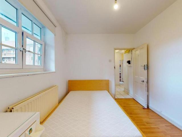 Apartment for rent in Oval, Greater London