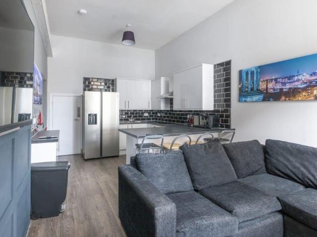 Apartment for rent in Southside, Scotland
